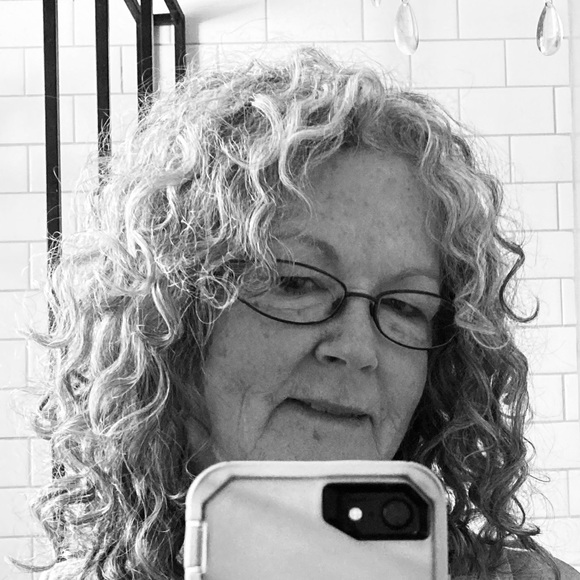 Meet your Posher, Cindy - Picture 1 of 1